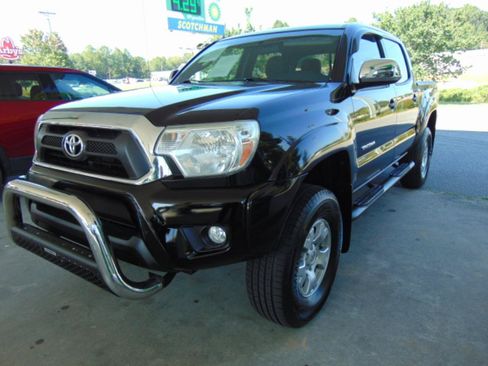Used 2014 Toyota Tacoma 4x4 Double Cab w/ TRD Off-Road Package image 21