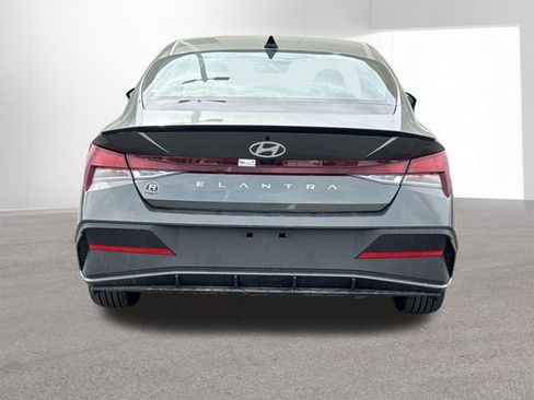 New 2026 Hyundai Elantra SEL Sport Premium FWD image 6