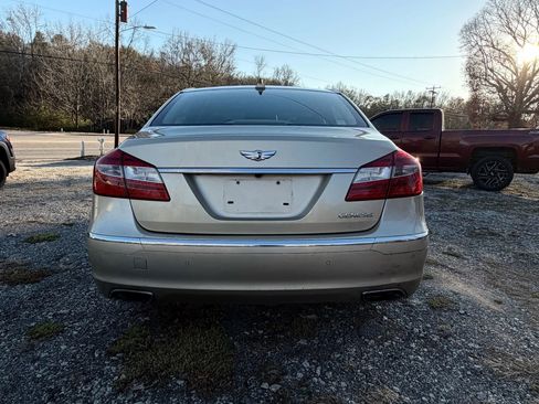 Used 2012 Hyundai Genesis 3.8 w/ Premium Pkg image 5