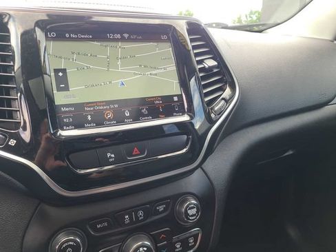 Used 2019 Jeep Cherokee Limited AWD/4WD image 35