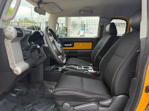 Used 2007 Toyota FJ Cruiser 2WD image 9