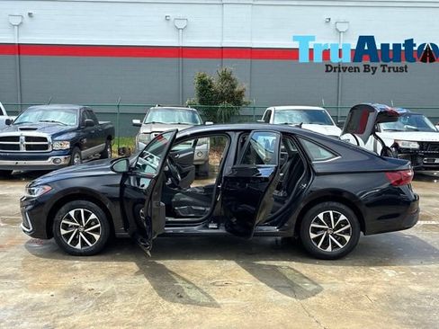 Used 2025 Volkswagen Jetta S FWD image 12