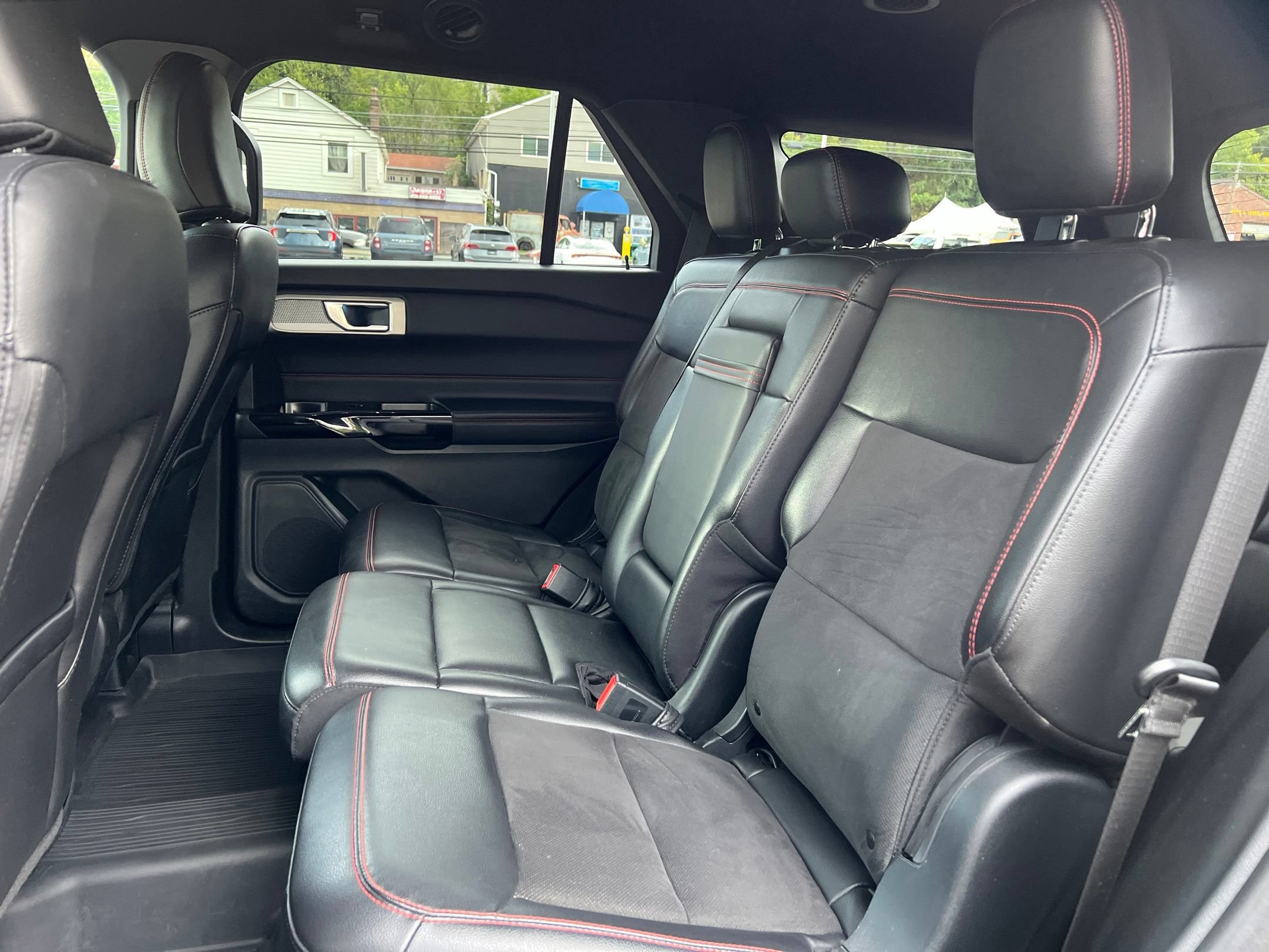 Used 2023 Ford Explorer ST-Line AWD/4WD image 26