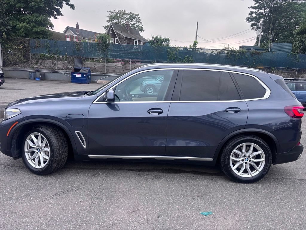 Used 2021 BMW X5 xDrive45e AWD/4WD image 3