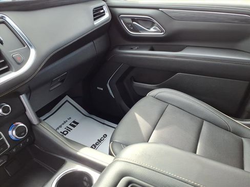 Certified 2023 GMC Yukon SLT w/ SLT Luxury Package image 22