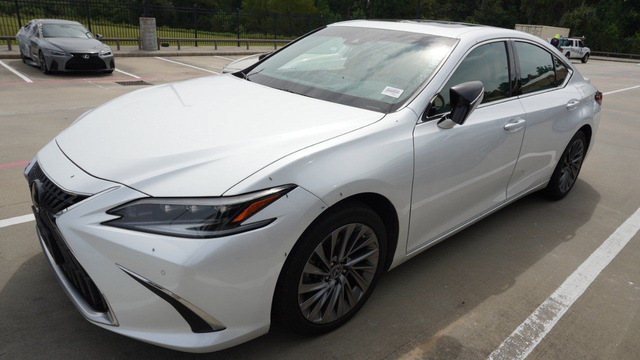 Used 2024 Lexus ES 300h Ultra Luxury FWD image 5