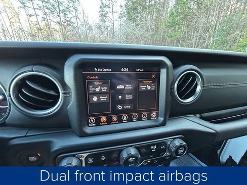 Used 2020 Jeep Wrangler Unlimited Sahara image 36