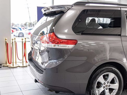 Used 2012 Toyota Sienna LE FWD image 15