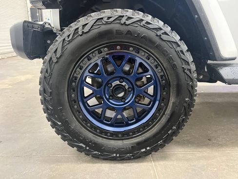 Used 2021 Jeep Wrangler Unlimited Sahara w/ LED Lighting Group AWD/4WD image 29