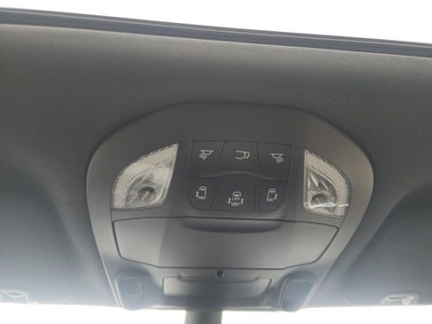 New 2026 Chrysler Pacifica Limited image 11