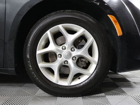 Used 2017 Chrysler Pacifica Touring-L Plus w/ Tire & Wheel Group FWD image 6