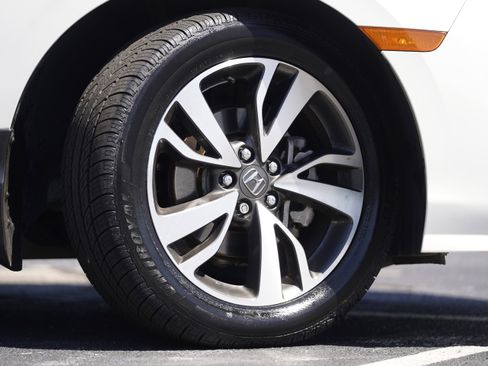 Used 2024 Honda Odyssey Touring image 47