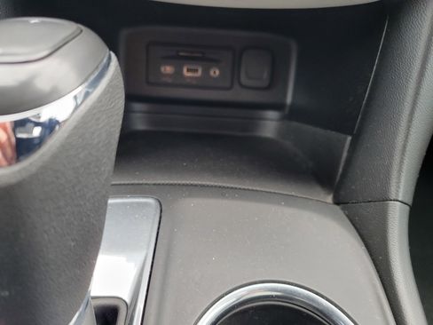 Certified 2020 Chevrolet Equinox LT image 24