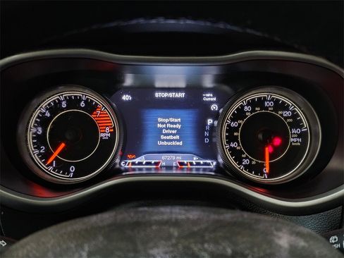 Used 2017 Jeep Cherokee Trailhawk image 25