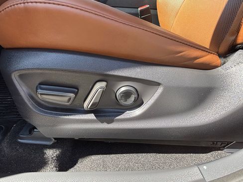 Used 2025 Toyota Crown Signia image 12