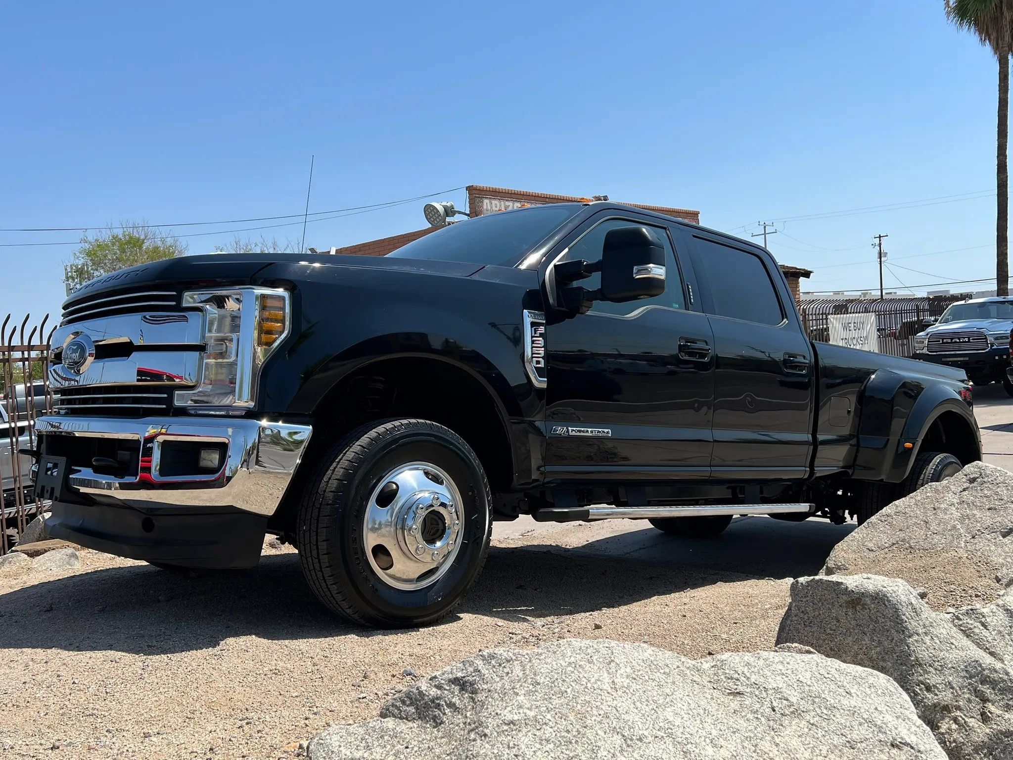 Used 2017 Ford F350 Lariat w/ Tow Technology Bundle AWD/4WD image 2