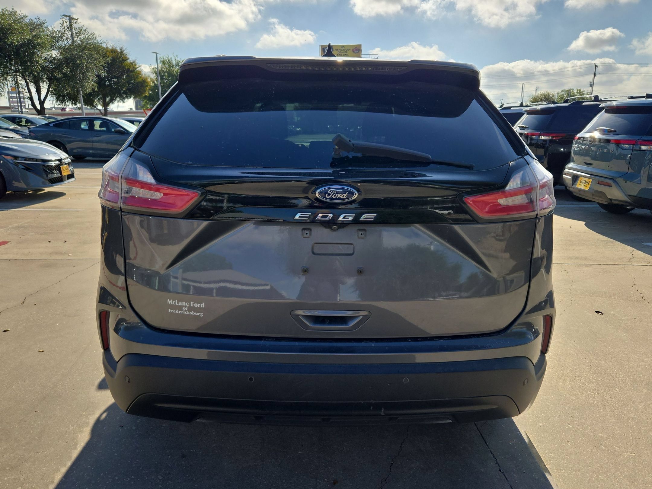 Used 2021 Ford Edge SE FWD image 4