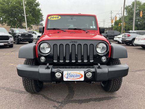 Used 2018 Jeep Wrangler Unlimited Sport AWD/4WD image 2