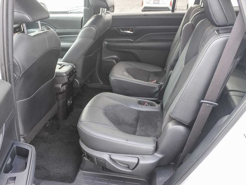 Used 2025 Toyota Grand Highlander AWD Hybrid image 19