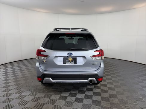 Used 2023 Subaru Forester Touring image 9