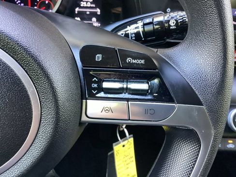 Used 2023 Hyundai Elantra SE FWD image 47