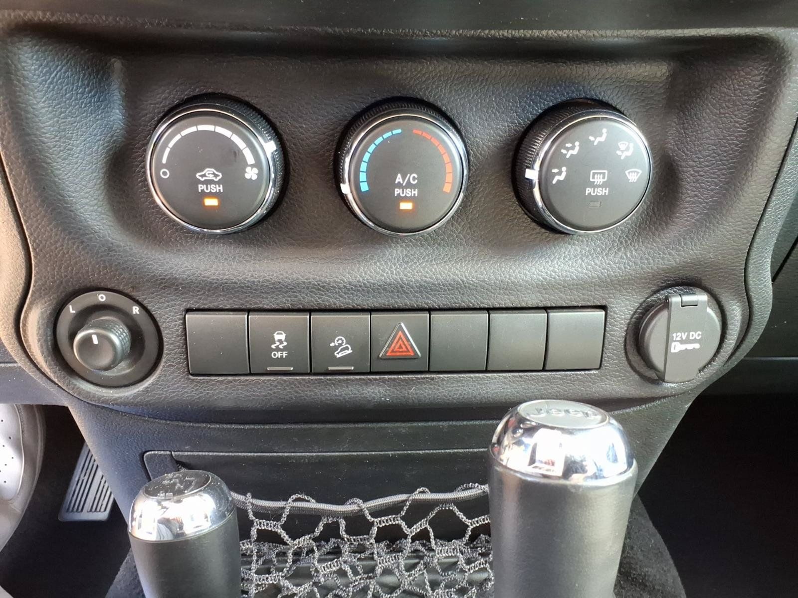 Used 2016 Jeep Wrangler Unlimited Sport w/ Quick Order Package 24S AWD/4WD image 17