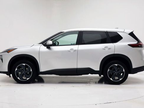 Used 2024 Nissan Rogue SV image 6