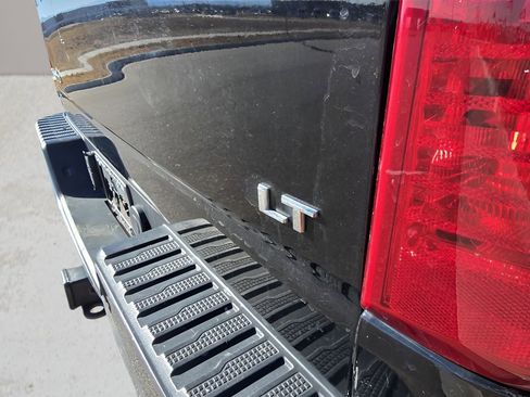 Used 2022 Chevrolet Silverado 2500 LT w/ Convenience Package image 11