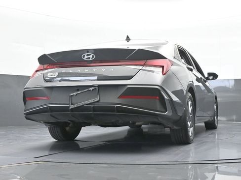 Used 2024 Hyundai Elantra SEL FWD image 55