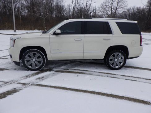 Used 2015 GMC Yukon Denali image 2