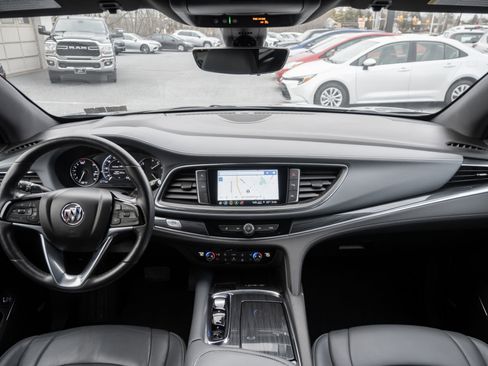 Used 2024 Buick Enclave Premium image 2