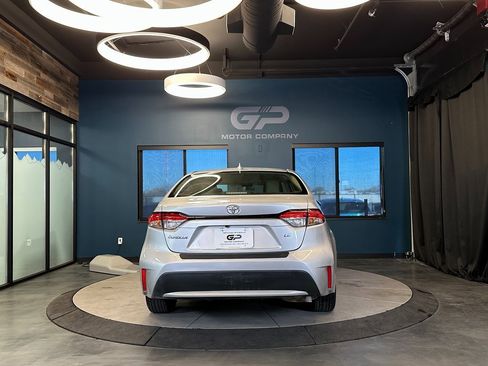 Used 2022 Toyota Corolla LE w/ Carpet Mat Package (TMS) image 4
