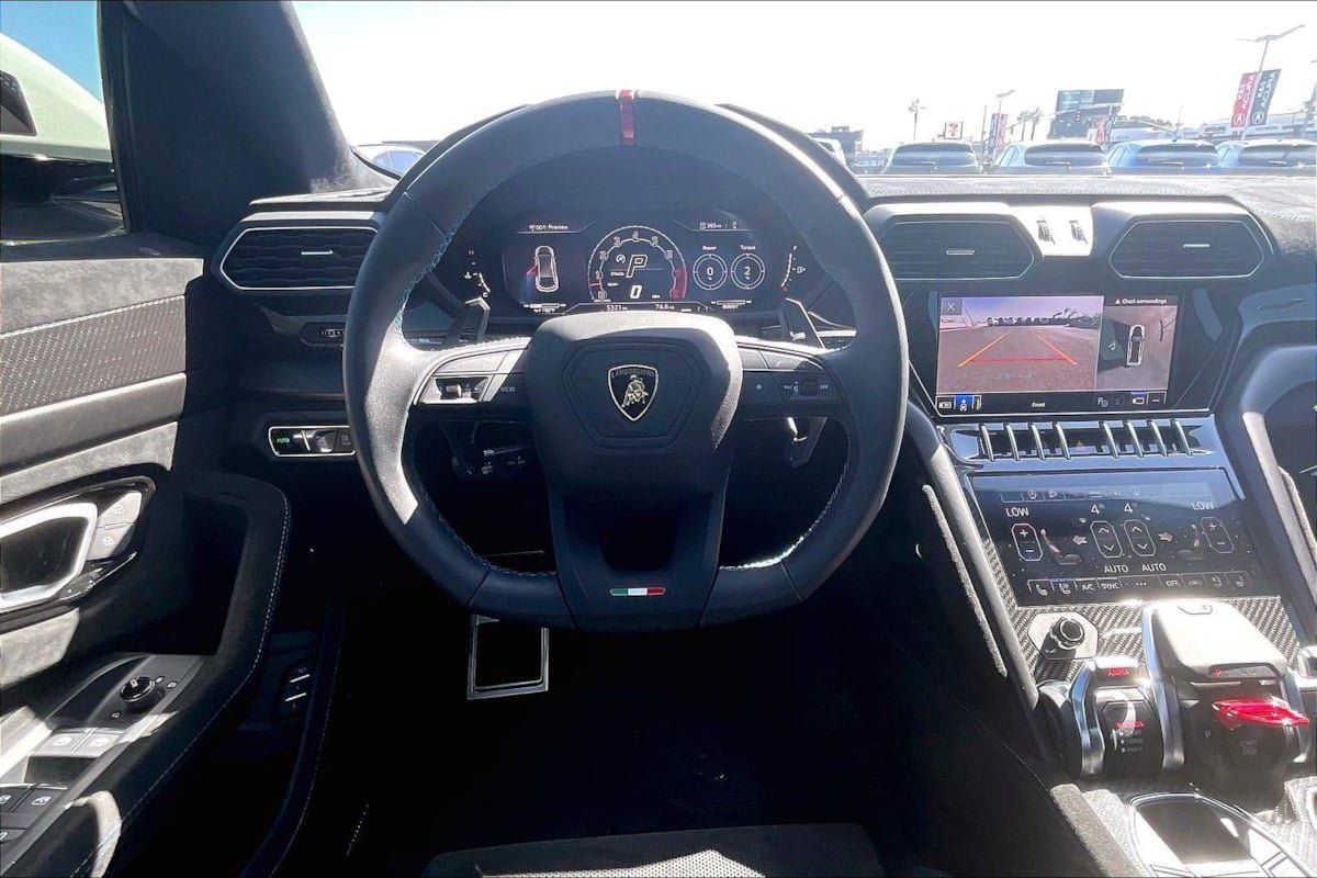 Used 2023 Lamborghini Urus Performante AWD/4WD image 5