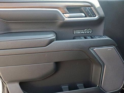 Used 2024 Chevrolet Silverado 1500 High Country w/ High Country Premium Package image 43
