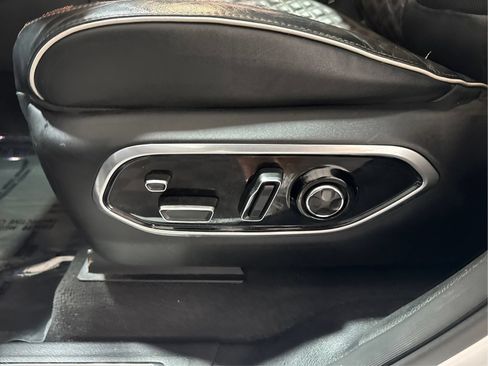 Used 2022 Jeep Grand Cherokee Summit AWD/4WD image 18