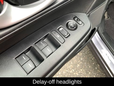 Used 2019 Honda CR-V LX image 12