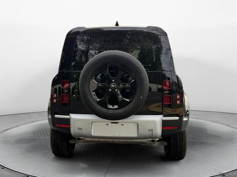 Used 2025 Land Rover Defender 110 S image 6