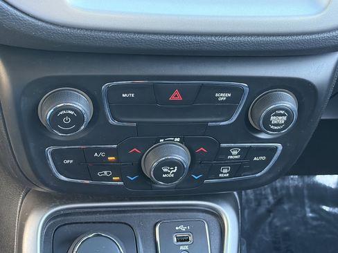 Used 2021 Jeep Compass Latitude AWD/4WD image 27