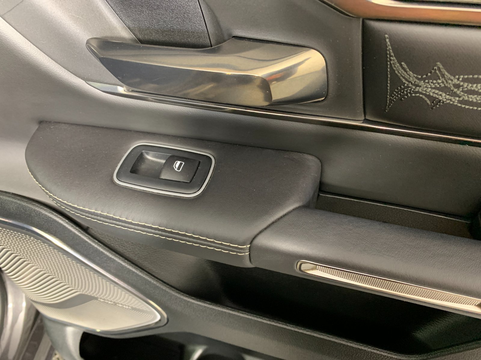 Used 2020 RAM 1500 Limited AWD/4WD image 38