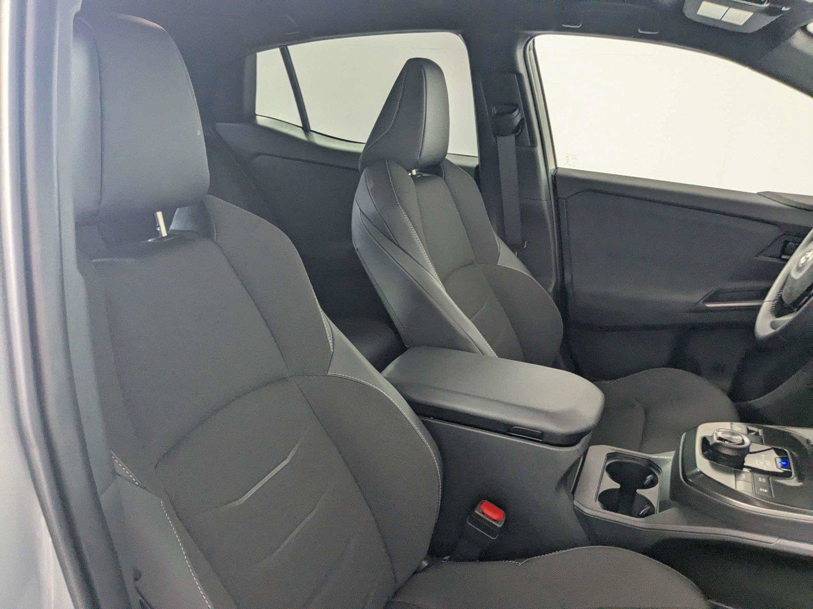 Used 2026 Toyota C-HR AWD/4WD image 32