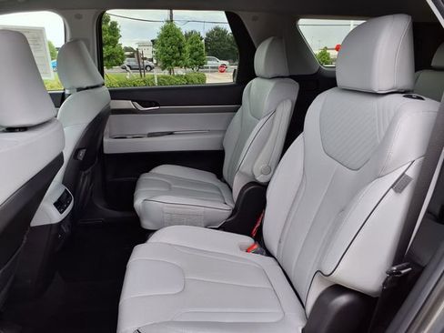 Used 2025 Hyundai Palisade SEL FWD image 19