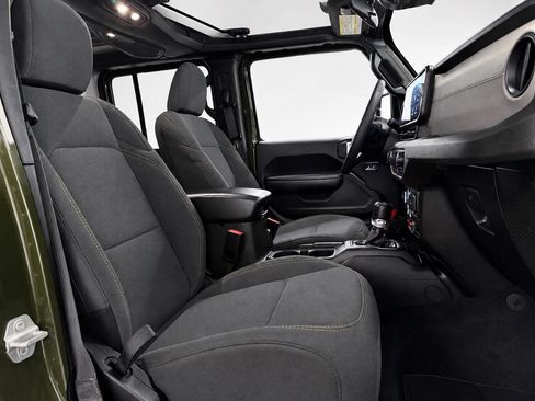 Used 2024 Jeep Wrangler Unlimited AWD/4WD image 18