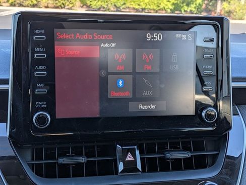 Used 2020 Toyota Corolla LE FWD image 11