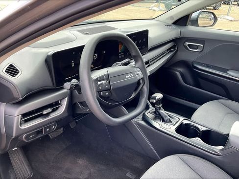 Used 2025 Kia K4 FWD image 2