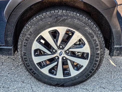 Used 2024 Subaru Outback Premium AWD/4WD image 7