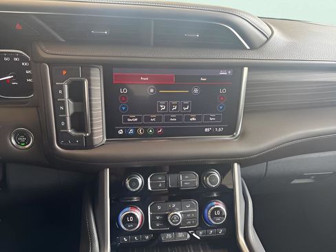 Certified 2021 GMC Yukon XL Denali image 8