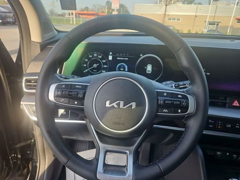 Used 2023 Kia Sportage SX image 19