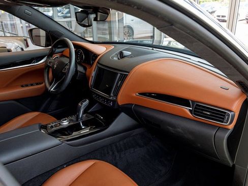 Certified 2022 Maserati Levante GT image 36