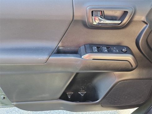 Used 2021 Toyota Tacoma TRD Off-Road image 28