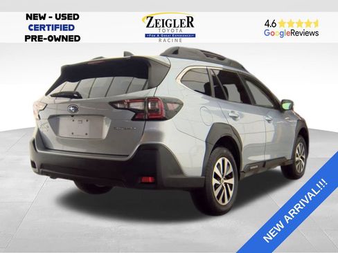 Used 2023 Subaru Outback Premium AWD/4WD image 4